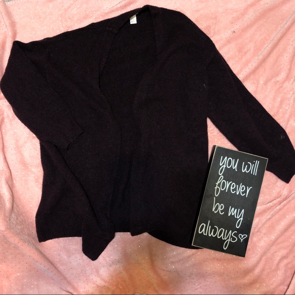 Maroon sweater